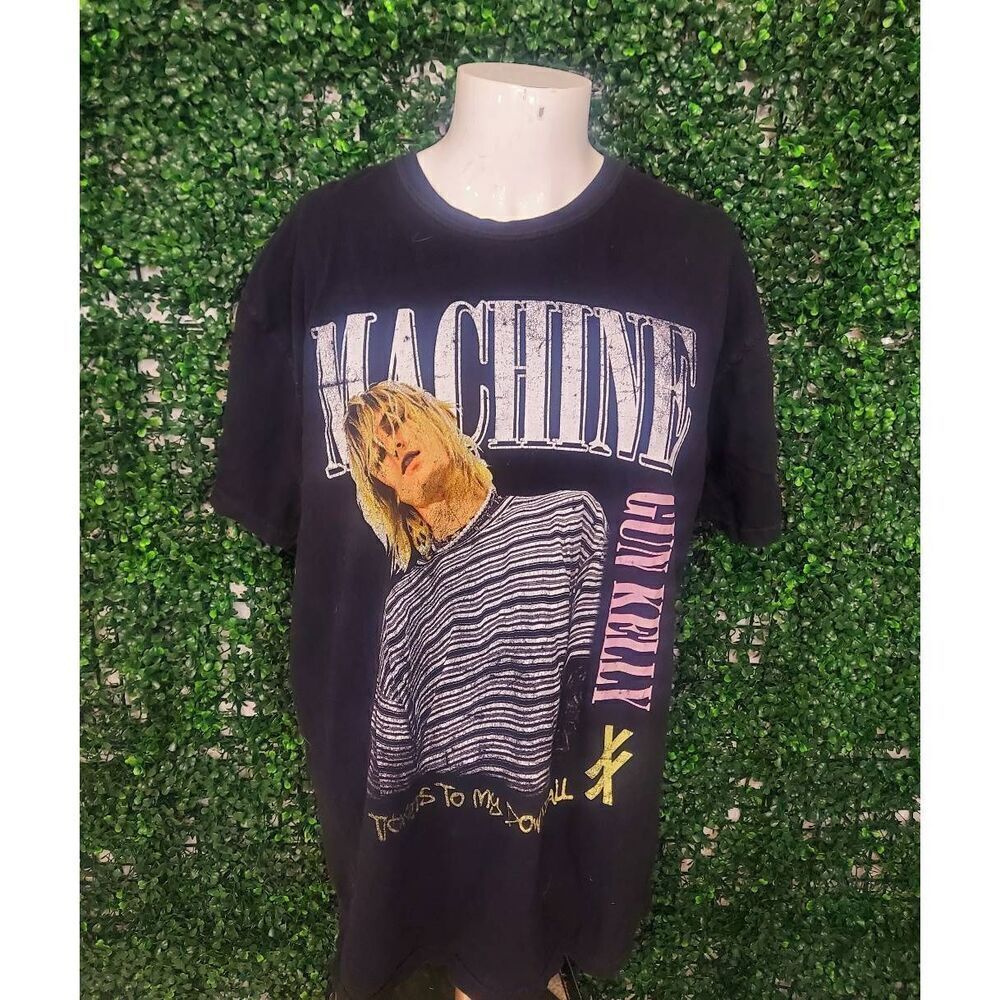 Machine Gun Kelly tour tshirt - Picture 4 of 4